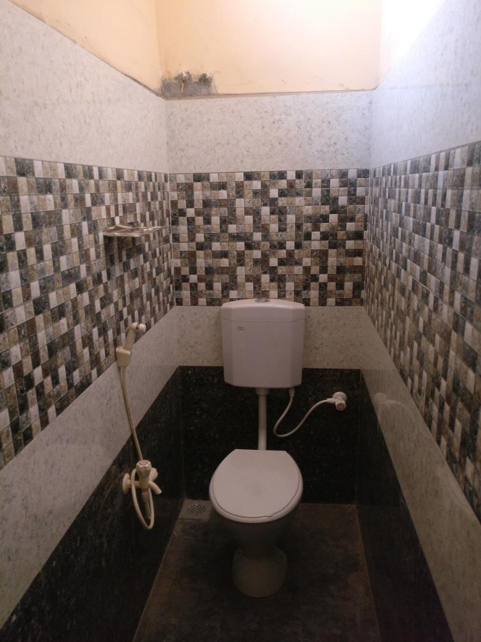 Selvalakshmi Restaurant And Lodge Tiruvannāmalai Extérieur photo